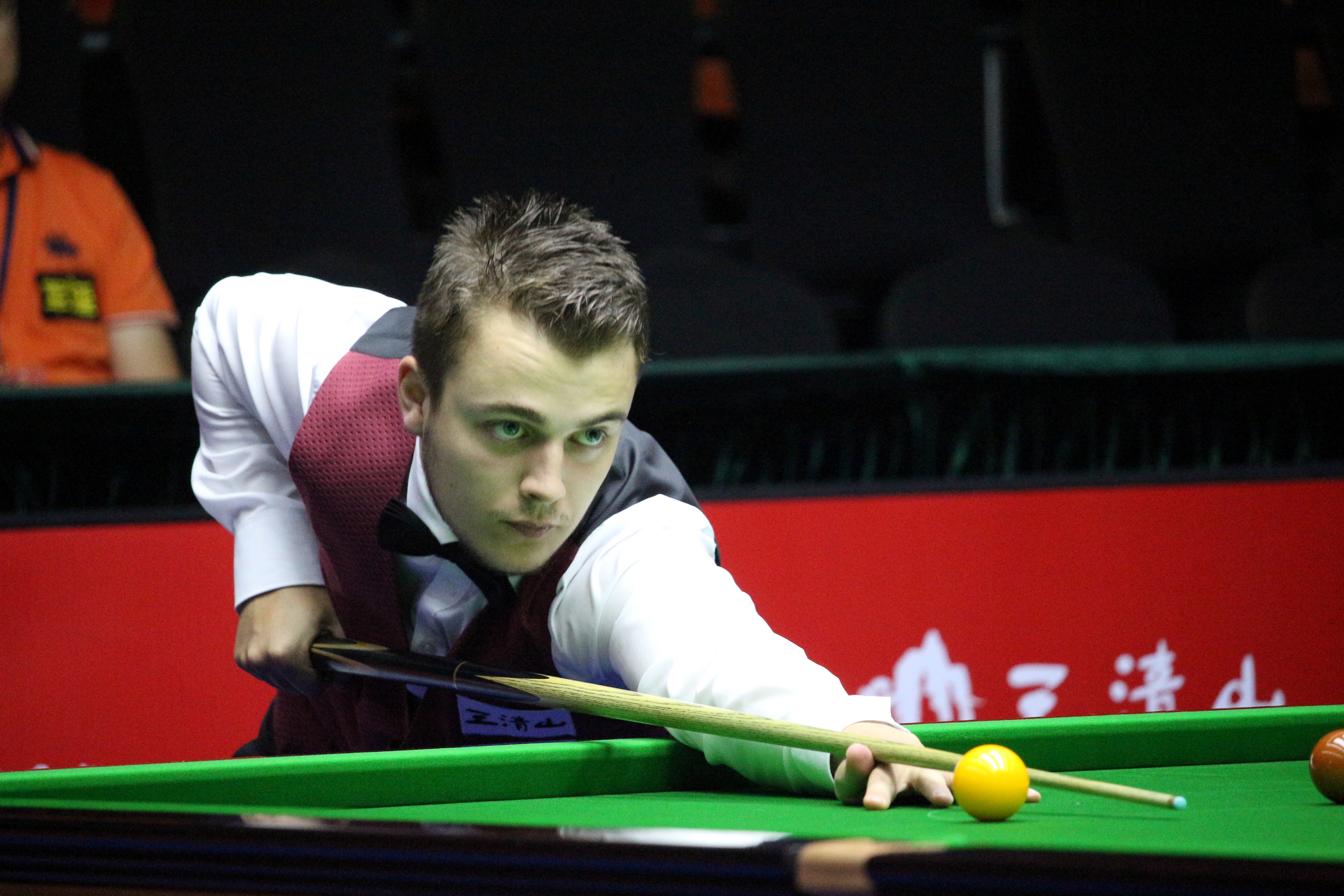 还是果岭边 还是果岭边