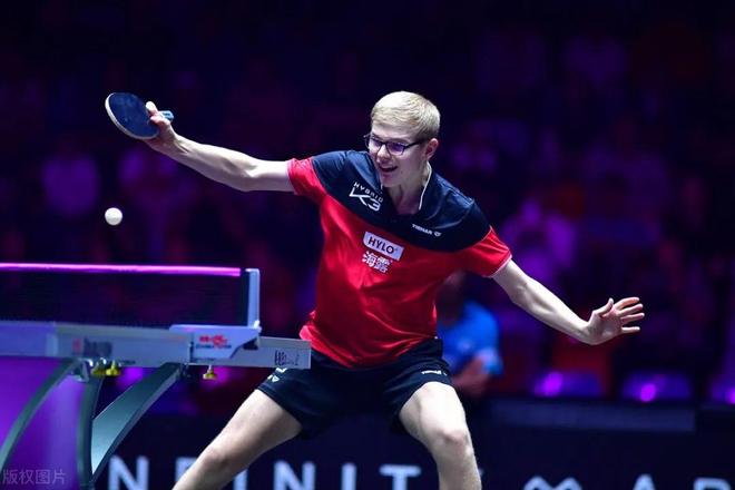 尼斯的中场 尼斯的中场